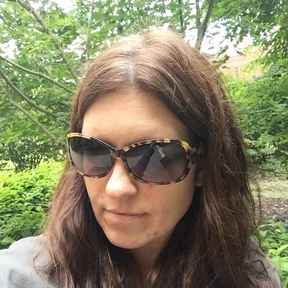 Meet your Posher, Danielle